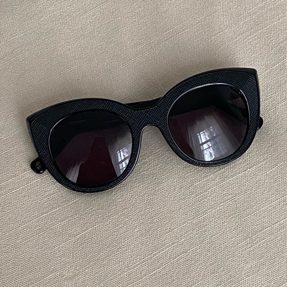 Amuse Society x D’Blanc sunglasses